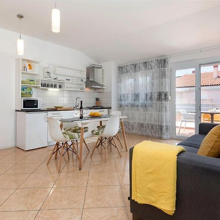 Seafront Apartment Gaby Μεντουλίν Εξωτερικό φωτογραφία