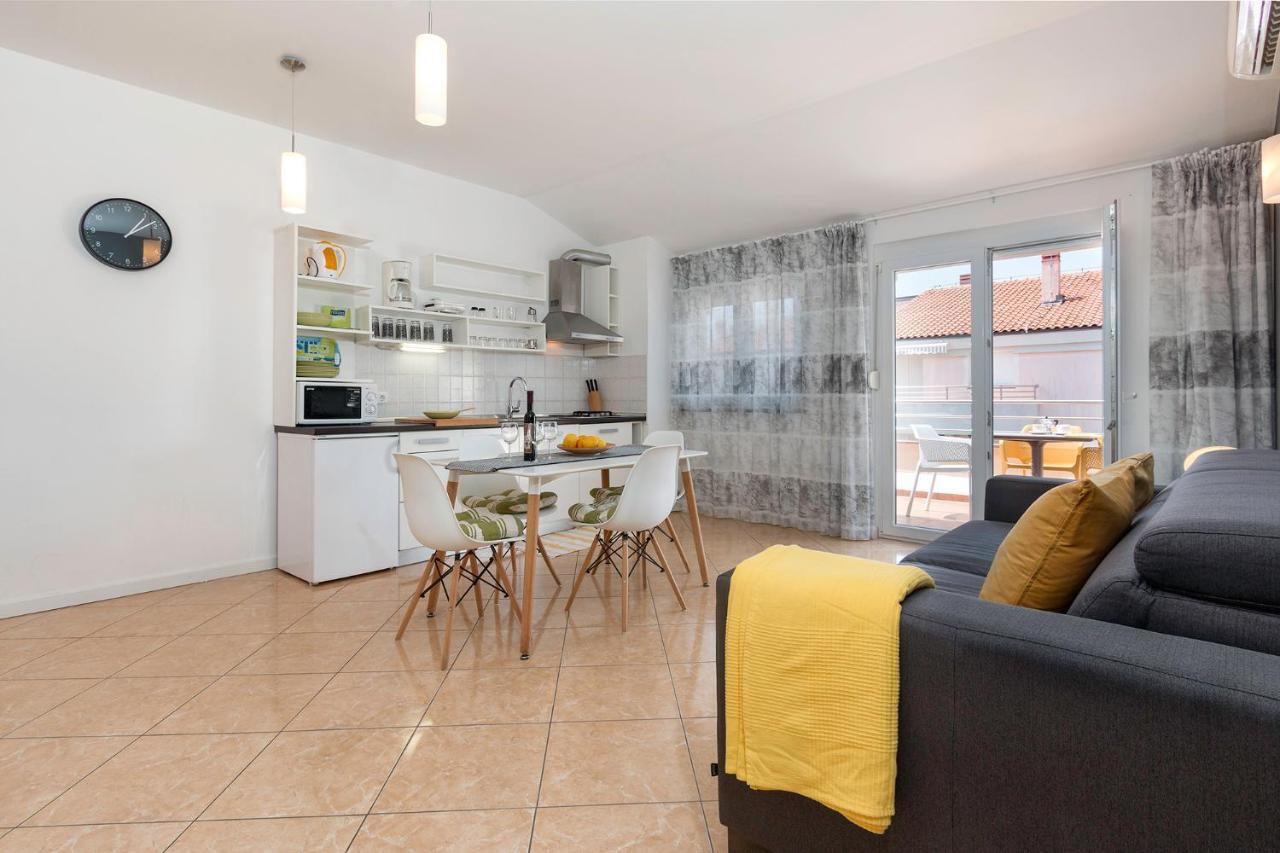 Seafront Apartment Gaby Μεντουλίν Εξωτερικό φωτογραφία