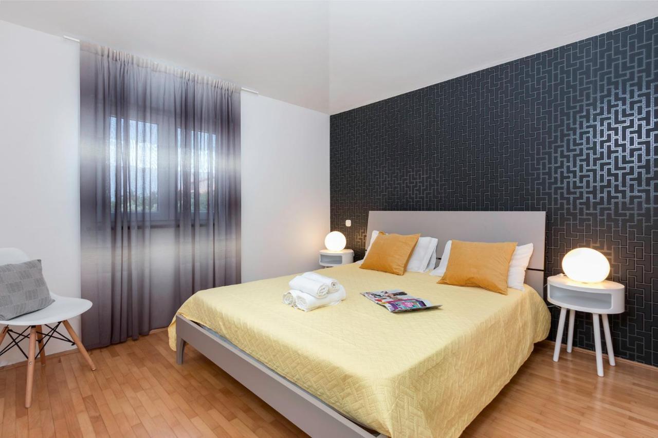 Seafront Apartment Gaby Μεντουλίν Εξωτερικό φωτογραφία