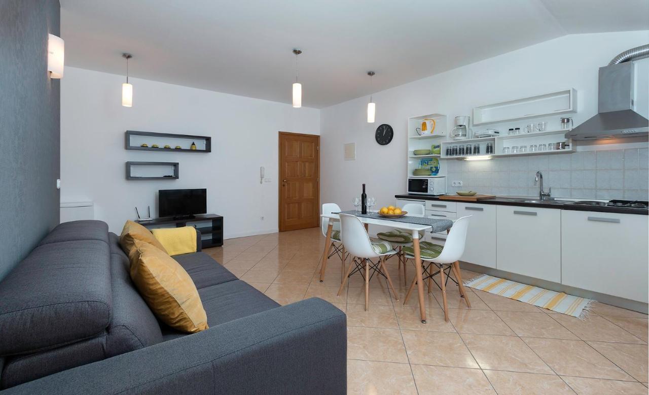 Seafront Apartment Gaby Μεντουλίν Εξωτερικό φωτογραφία