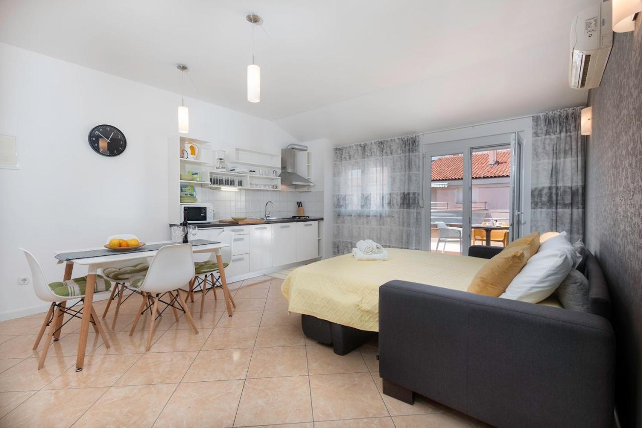 Seafront Apartment Gaby Μεντουλίν Εξωτερικό φωτογραφία