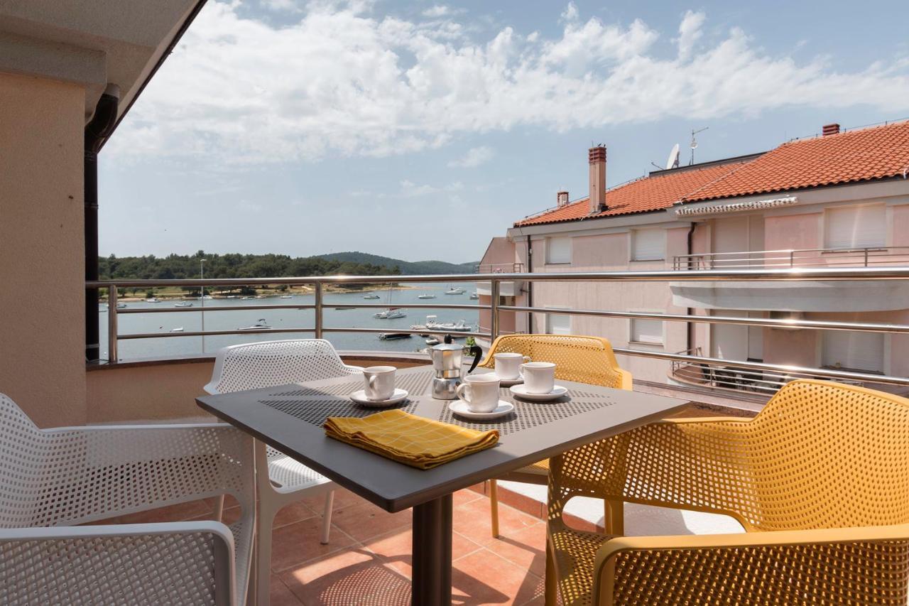 Seafront Apartment Gaby Μεντουλίν Εξωτερικό φωτογραφία